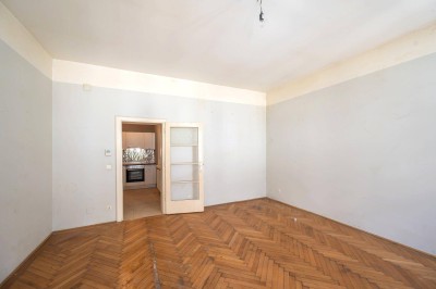 ++NEU++ Sanierungsbedürftige Altbauwohnung in toller Lage!