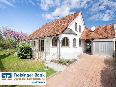 Malerisches Einfamilienhaus mit Erker und großem Garten in Hohenkammer auf Erbpacht