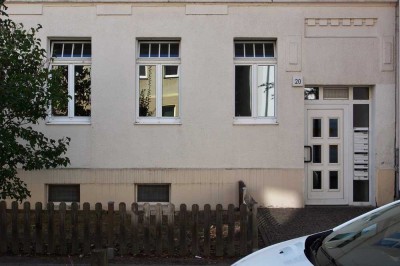 Großzügige Einraumwohnung mit Balkon