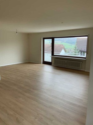 Schöne 3,5-Zimmer-Erdgeschosswohnung mit Balkon in Bad Mergentheim - Neunkirchen