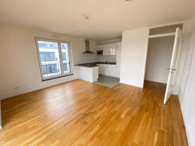Einziehen und frei entfalten! Unmöblierte 2-Zimmer-Wohnung mit EBK und Balkon