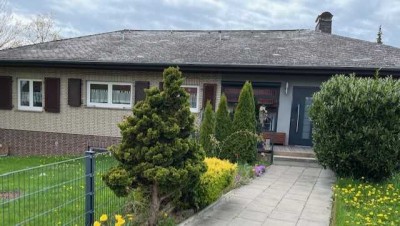 Geräumiger 8-Zimmer-Winkelbungalow in Top-Wohnlage!