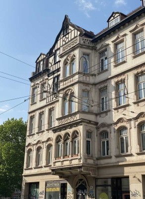 Stilvolle 4-Zimmer-Altbauwohnung im Denkmalobjekt - Erstbezug nach hochwertiger Sanierung