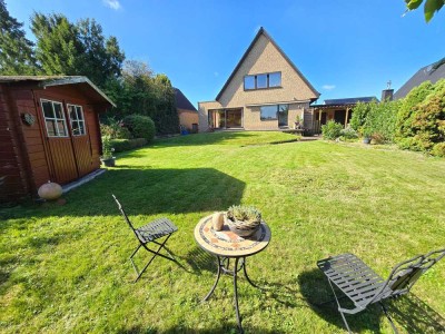 Doppelhaushälfte mit großem Grundstück & viel Raum für Ideen