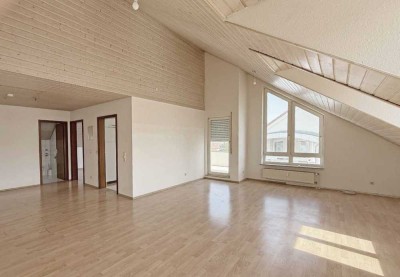 2,5-Zi.-DG-Whg. im Grünen mit Balkon, neuer EBK, Wärmepumpe, TG-Box  & Keller in Gerlingen ab sofort