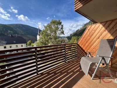 Schönes 2-Zimmer-Appartement mit 2 Balkonen am Fuße des Falkerts