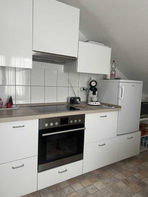 Modernisierte 2-Zimmer-DG-Wohnung mit EBK in Erlensee