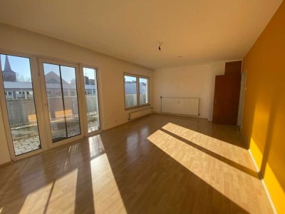 Penthouse-Wohnung mit Balkon in der Innenstadt – Nähe Stadtpark