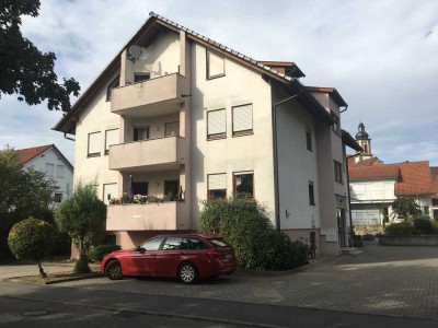 Helle Dachgeschosswohnung in Erlenbach zu vermieten