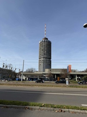 KNIPFER`S IMMOBILIENSCHÄTZE - Renovierungsbedürftiges Apartment im Hotelturm zum Kauf