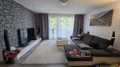 Moderne 3-Zi-Wohnung – EBK, teilmöbliert mit Stellplatz & Tiefgarage / Einzugsbereit!