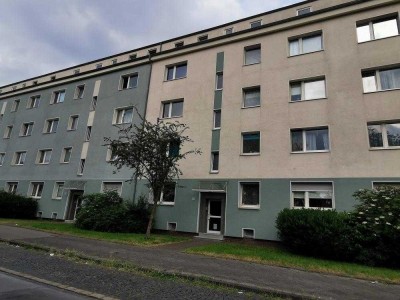 Gut geschnittene Singlewohnung mit großer Wohnküche