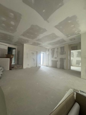 EBENERDIGE WOHNUNG IN ZENTRALER LAGE
