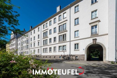 Kapitalanlage in Chemnitz: Vermietete 3-Raum-Wohnung mit Balkon, zwei Bädern und langjährigem Mietve