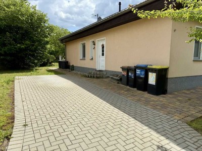 BUNGALOW IN COTTBUS | Zwei Häuser auf einem großzügigen Grundstück- 1429 qm