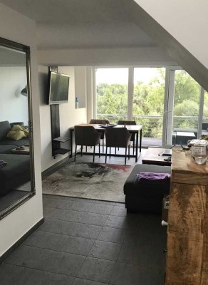 1,5-Zimmer-Galerie-Wohnung mit Balkon und Einbauküche am Wiesengrund