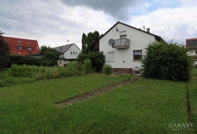 Viel Platz * Großer sonniger, Garten * Gute Bausubstanz für Bastler / Handwerker! * Sofort frei!