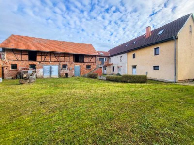 Attraktives Wohnensemble mit Garten und Ausbaureserve