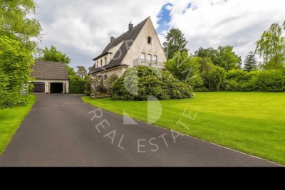 Sanierungsbedürftige Villa auf 4.500 m² Grundstück – Potenzial, Charme, Großzügigkeit