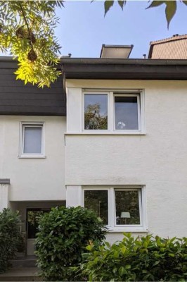 Sehr gepflegtes 6-Zimmer-Reihenmittelhaus in Bad Homburg von privat