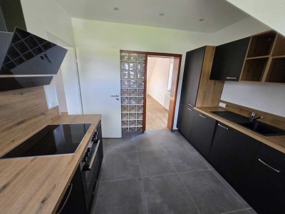Attraktive grundsanierte 4-Zimmer Dachgeschosswohnung mit Einbauküche in Wadern-Nunkirchen