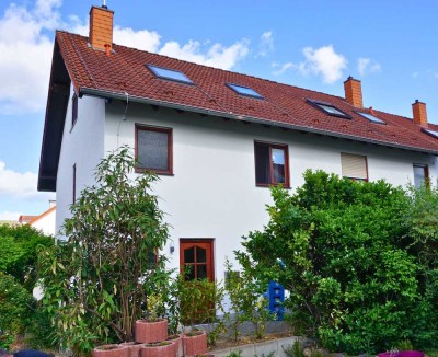 Gepflegtes + modernes Reihenendhaus mit Garten und Keller