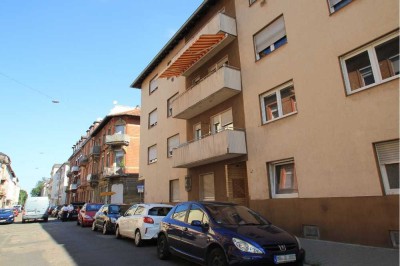 Helle City-Wohnung mit Balkon, Tageslichtbad und Wohnküche