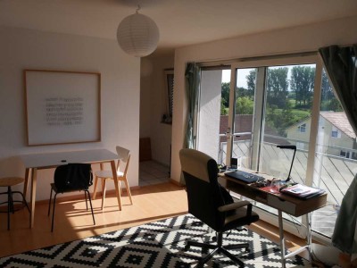 Helle 1-Zimmer Wohnung mit Balkon im 3. OG in Tübingen-Unterjesingen