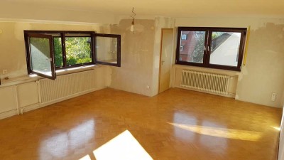 Schöne und gepflegte 2,5-Raum-Wohnung mit Balkon in Neuenbürg