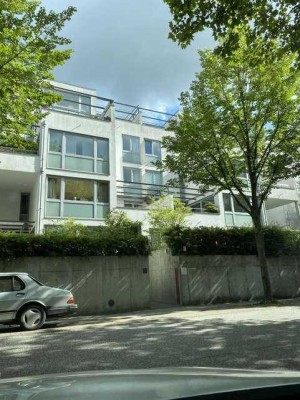 2-Zimmer-Wohnung mit Balkon und Einbauküche in Rotherbaum mit Tiefgarage im Turmweg