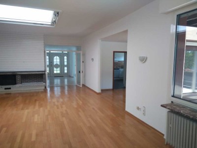 250 qm großes Haus mit sieben Zimmern in Bonn- Bad Godesberg