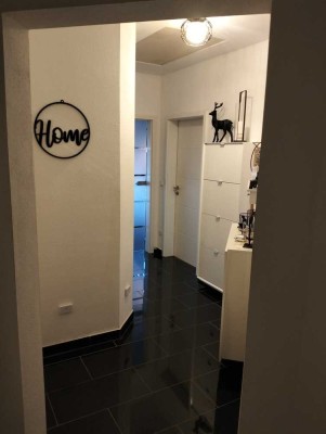 Frisch renovierte 3-Zimmer-Wohnung mit Einbauküche und Balkon in Toplage von Büchlberg