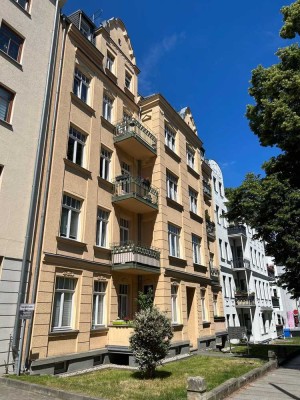 Guter Schnitt, mit viel Stauraum - Balkon zum Innenhof