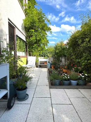 Große Terrasse, Gemeinschaftspool im Garten, Killesberg und 2,5 Zimmer - was will man mehr
