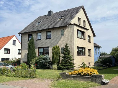 Viel Platz für die große Familie: Zweifamilienhaus plus Anbau mit Loftwohnung und Gästebereich