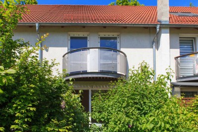 Reihenmittelhaus mit Terrasse, Balkon und Ausbaureserve im DG