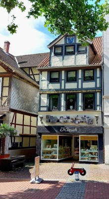 Wohn- und Geschäftshaus mit Garage