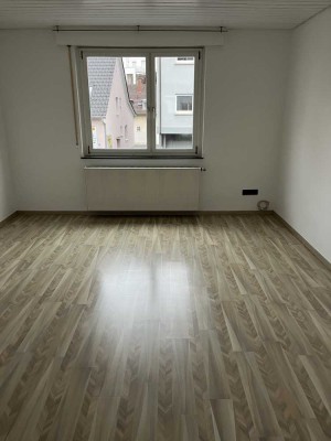 Geschmackvolle 3,5-Zimmer-Wohnung mit Balkon und EBK in Stuttgart