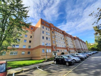 Bastlerwohnung in Kamenz mit Balkon - Sie renovieren und zahlen zwei Monate keine Kaltmiete