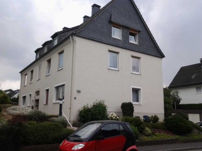 Attraktive und sanierte 2-Raum-DG-Wohnung in Nordrhein-Westfalen - Velbert