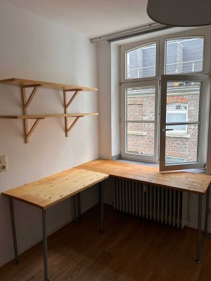 Möbliertes Studentenappartement mit Balkon und Küchenzeile im Frankenberger Viertel / Aachen