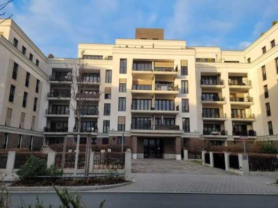 voll mobilierete 3-Zimmer Wohnung mit Balkon und EBK in Frankfurt- Europaviertel