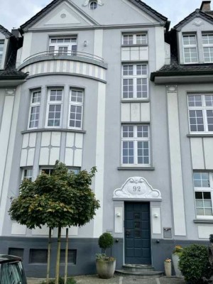 Schöne helle 4,5 Zimmer Altbauwohnung, großer Terrasse in Bottrop Stadtmitte