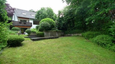 Doppelhaushälfte in grüner Umgebung mit großem Garten in Rückersdorf