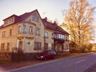 Mehrfamilienhaus + Nebengebäude + zusätzliches Grundstück 2.604 qm