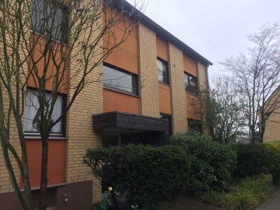 Helle, neu renovierte Wohnung mit Balkon und kleinem Garten in Langenfeld-Langfort