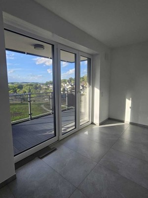 **Stilvoller Neubau-Charme! Helle Erdgeschosswohnung im Grünen!!**