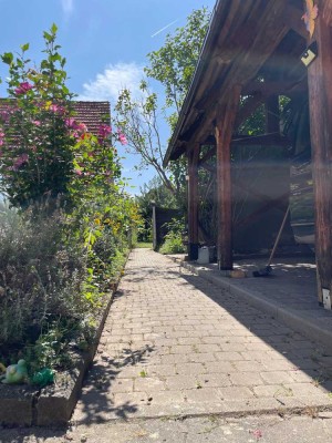 Einfamilienhaus mit großem Garten und ehem. Stall