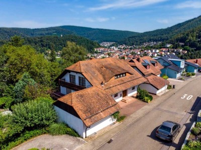 Schönes und großes Einfamilienhaus im Landhausstil mit Einliegerwohnung