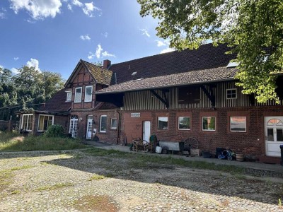 Idyllischer Reiterhof mit Reithalle und mehreren Wohneinheiten